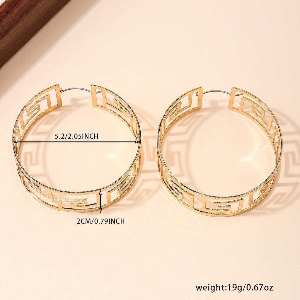 Geometric Hollow Earrings Women'S Japan And Korea Simple Fashion Personalized Swastika C-Shaped Earrings