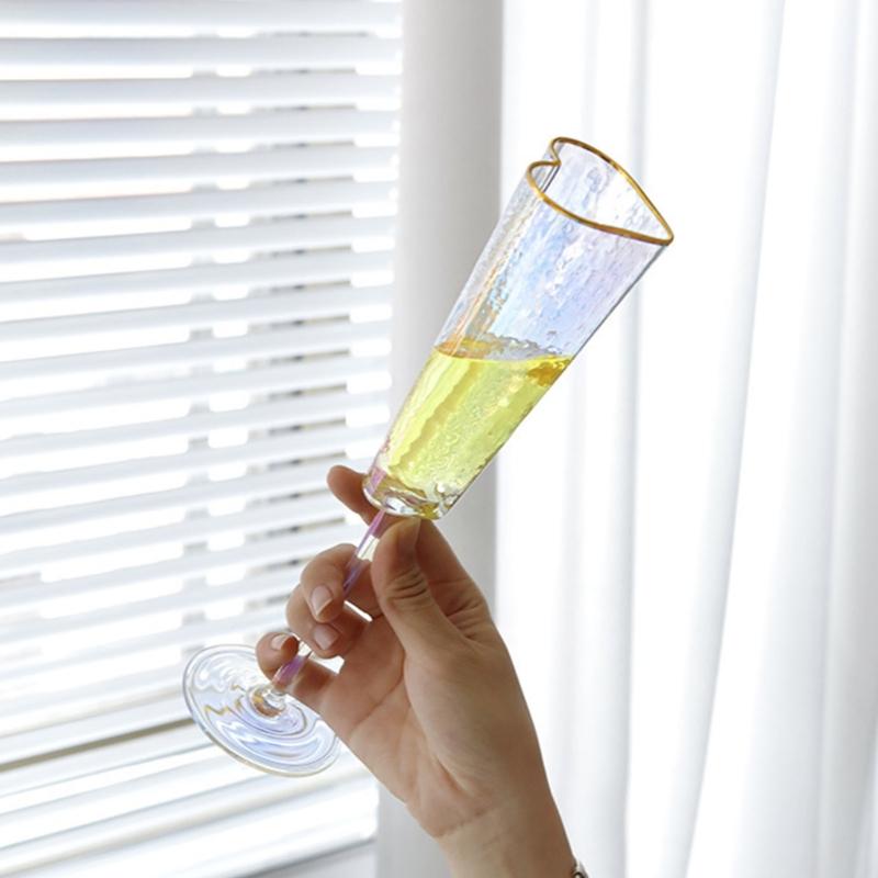 2 ks Pohár ve tvaru srdce Lásky Sofistikovaná sklenice na šampaňské Zlaté okraje Skleněné nádobí pro elegantní servírování nápojů