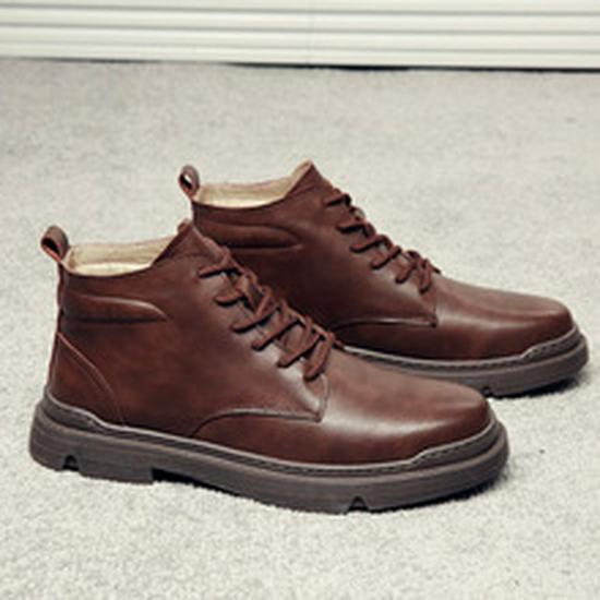 Men's Winter Martin Boots: Trendy Genuine Leather, Plush Lining, Retro Thick-Soled Chelsea Design for Warmth and Comfort.