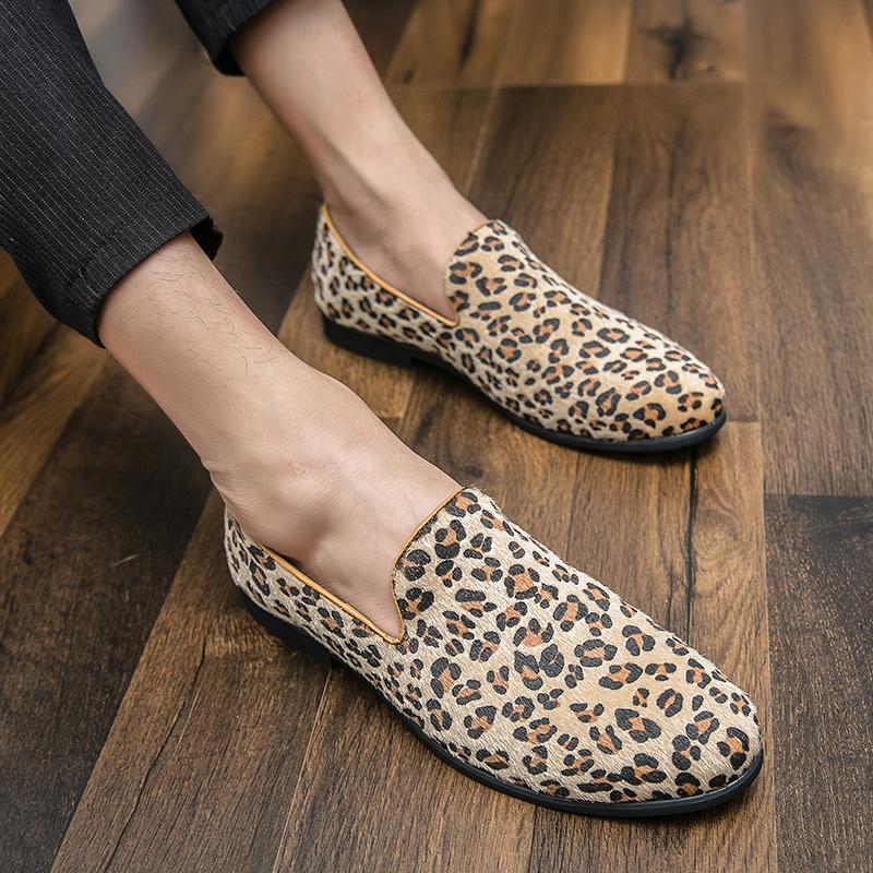 Fashion Fashion Driving Shoes Slip-on Lazy Loafers Leopard print Suede Causal Moccasin Comfortable Mules Men Pointed Retro Social Shoes