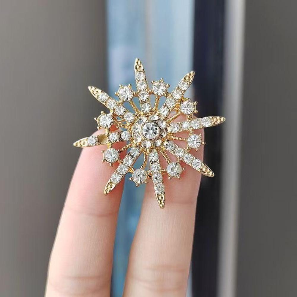 Diamond Butterfly Versatile Simple Brooch Flower Anti-light Pin Clothing Accessories Corsage