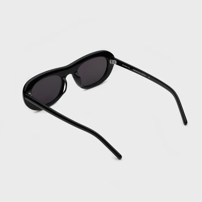 Dyer (Black Frame/Black lens)