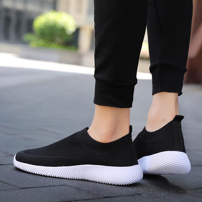 Light Breathable Women's Flats Knitted Mesh Running Sports Shoes Slip-on Walking Loafers Mother Shoes