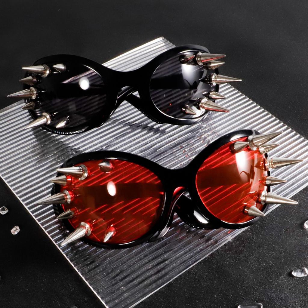New European and American style, quirky and cool glasses, cyberpunk-style devil glasses, party sunglasses, party eyewear