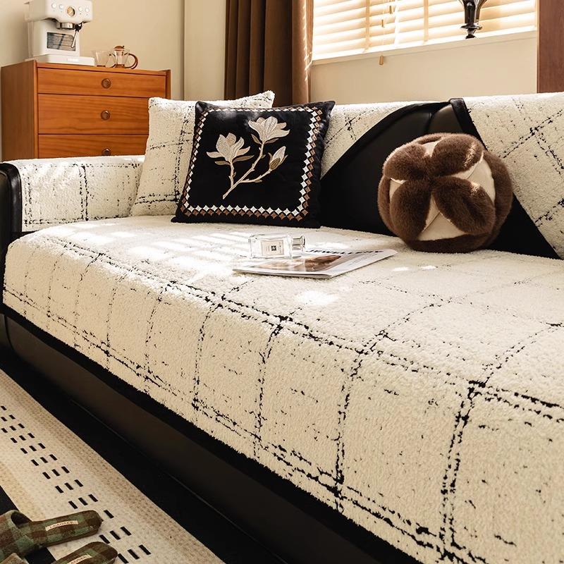 

Sofa Cushion Winter Non-Slip Plush Antique Plaid Seat Cushion Straight Row Leather Sofa Retro High-End Sofa Cover 70*70cm
