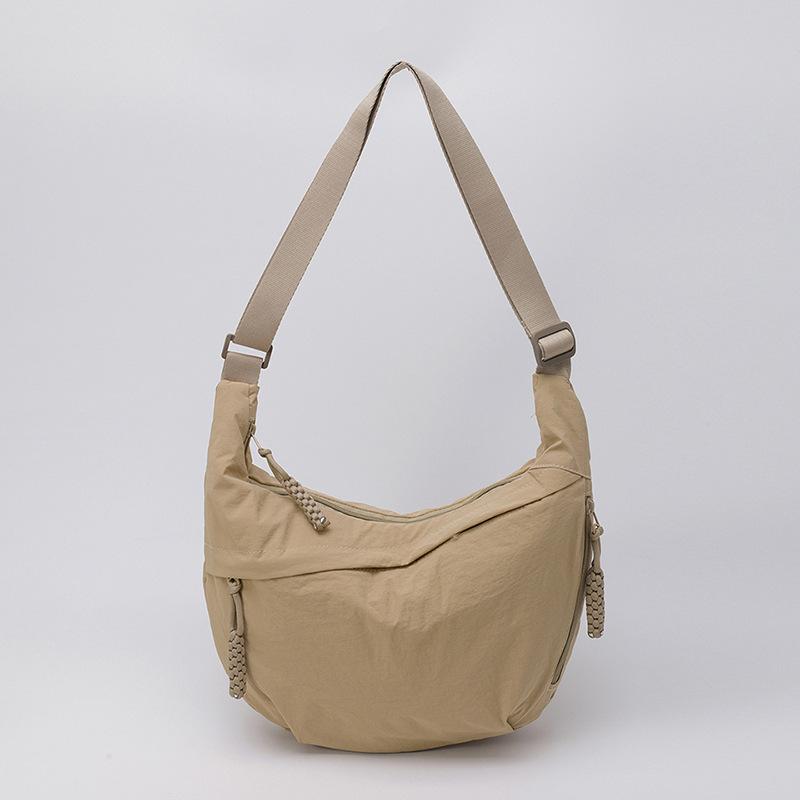 Large capacity dumpling bag Korean version literary shoulder bag new commuter women fashion casual versatile messenger bag