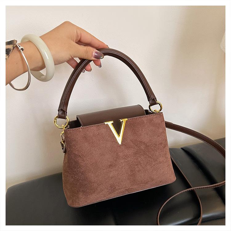 Hochwertige Textur Wildleder V-Wort 2025 Handtasche Handtasche Damen Tasche Ausländischer Stil Umhängetasche Umhängetasche