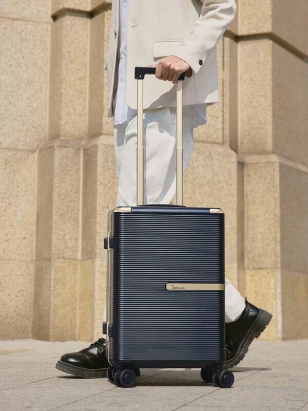 OIWAS Luxury Aluminum Frame Carry-On Luggage