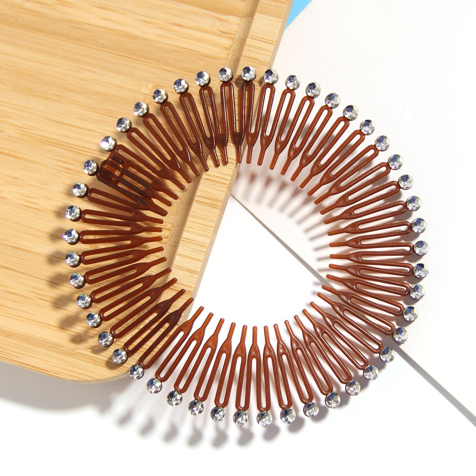 

Elegant Rhinestone Heart Spring Headband: European-Style Elastic Comb Hair Accessory кавовий