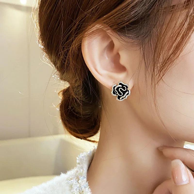 New Luxury Micro Set Zircon Black Camellia Flower Earrings for Womens Korean Fashion Jewelry Party Exquisite Accessories