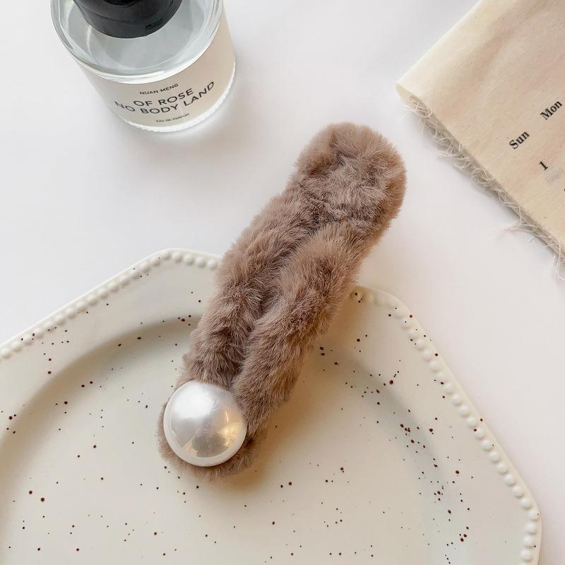 Plush Hair Clip Women Back Head Hair Duck Beak Clip Temperament Girls Hair Card Simple Sense Grab Clip Headdress Accessories