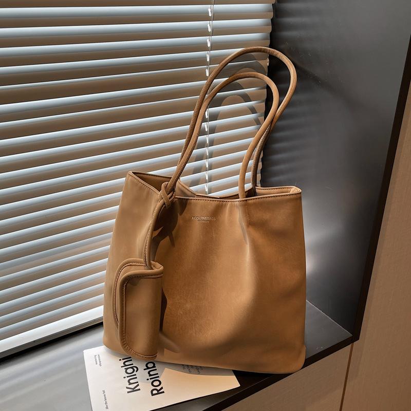 

Ретро сумка женская большой вместимости новая осенне-зимняя универсальная сумка через плечо популярная сумка-тоут для поездок на работу хаки