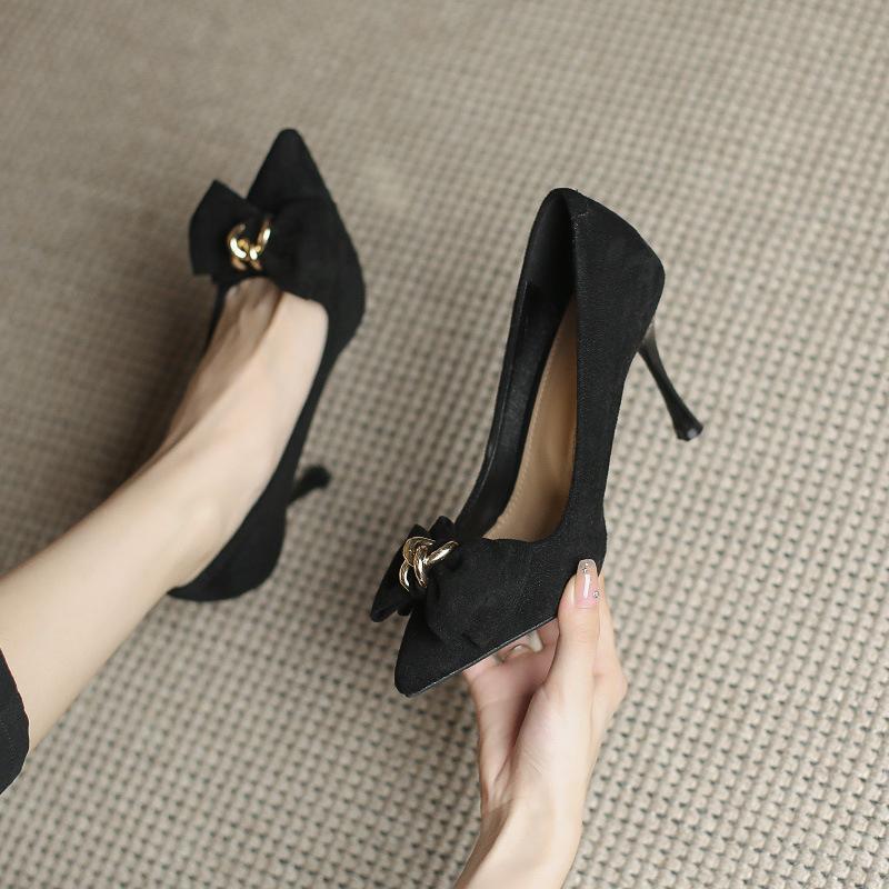 

Модные туфли-лодочки с металлической пряжкой-бантом, весна 2024, новый тонкий каблук, глубокий вырез, острый носок, простая женская обувь, универсальная 38