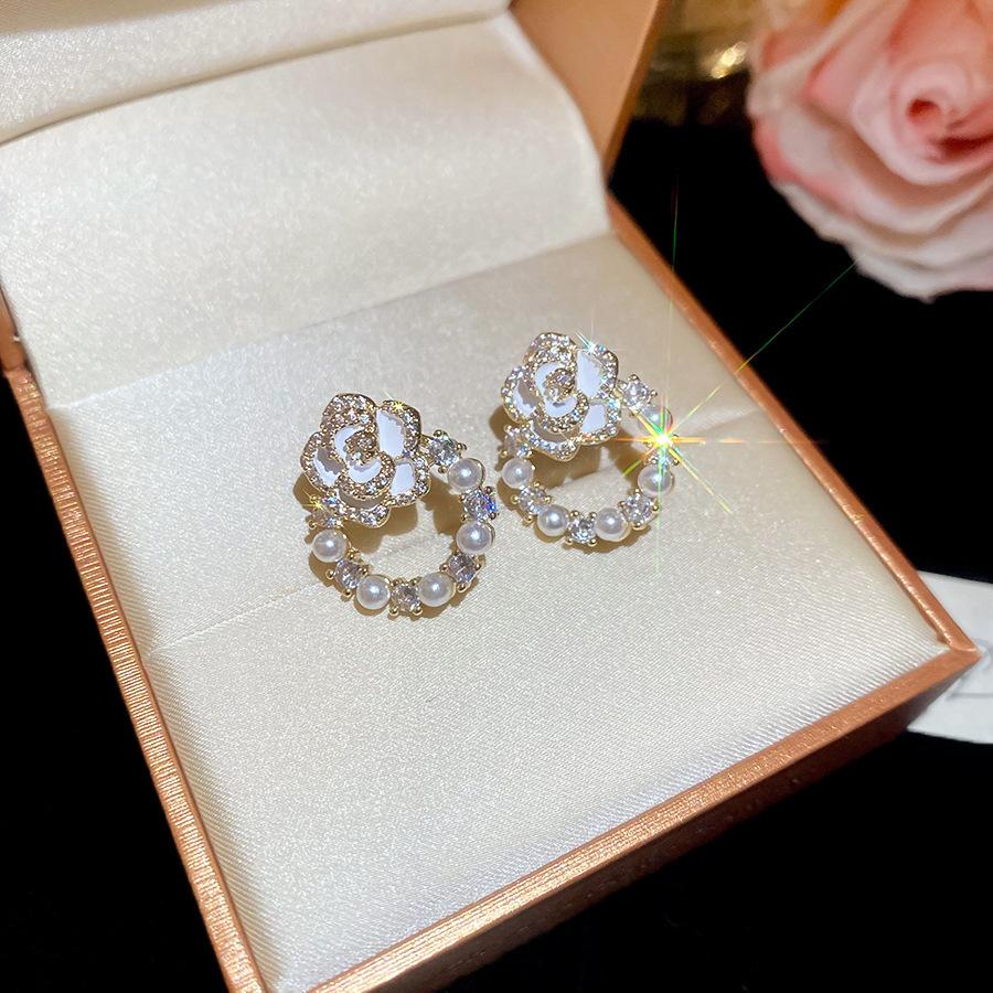 Silver needle oil painting style flower pearl earrings light luxury niche temperament elegant stud earrings exquisite versatile earrings women