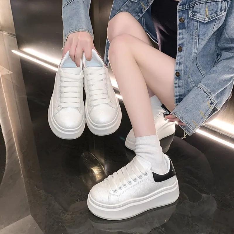 Fashion Women's Sneakers Thick-soled Height Increasing Flat Platform Rubber Shoes Printed Fashion Non-slip Wear-resistant 2024