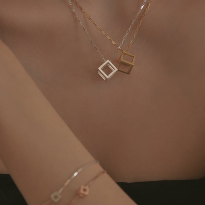 BONAFIDE JEWELRY Großer Rahmen Würfel Halskette