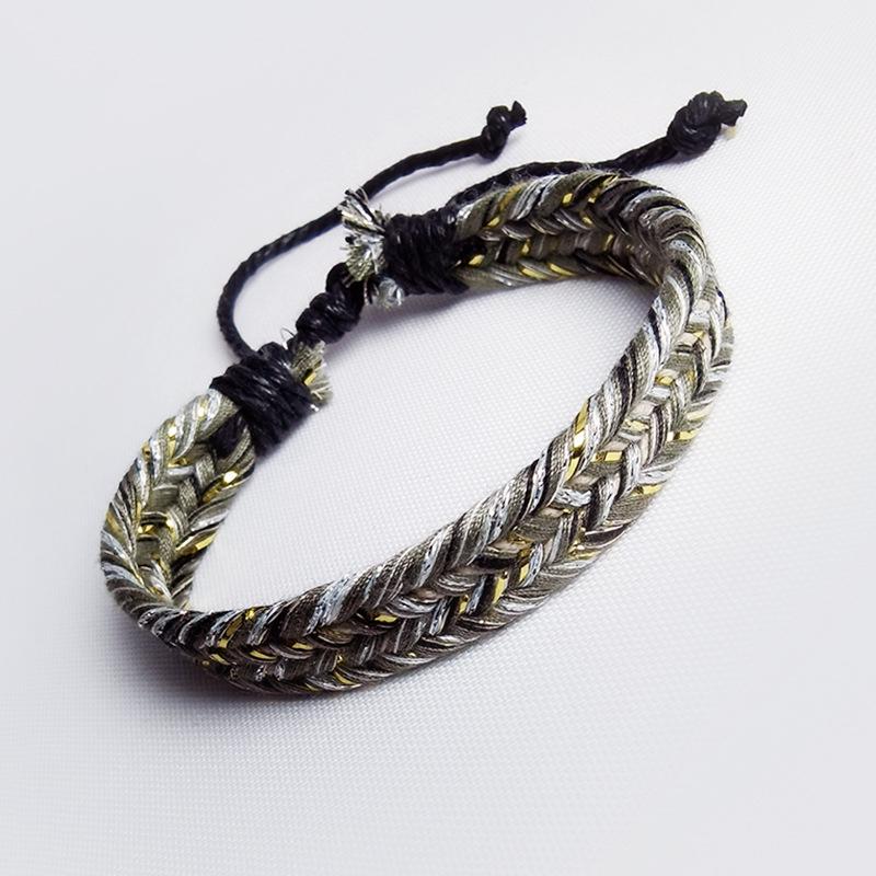 Handgefertigtes fünf-farbiges gewebtes Armband: Original japanisches trendiges Modeaccessoire