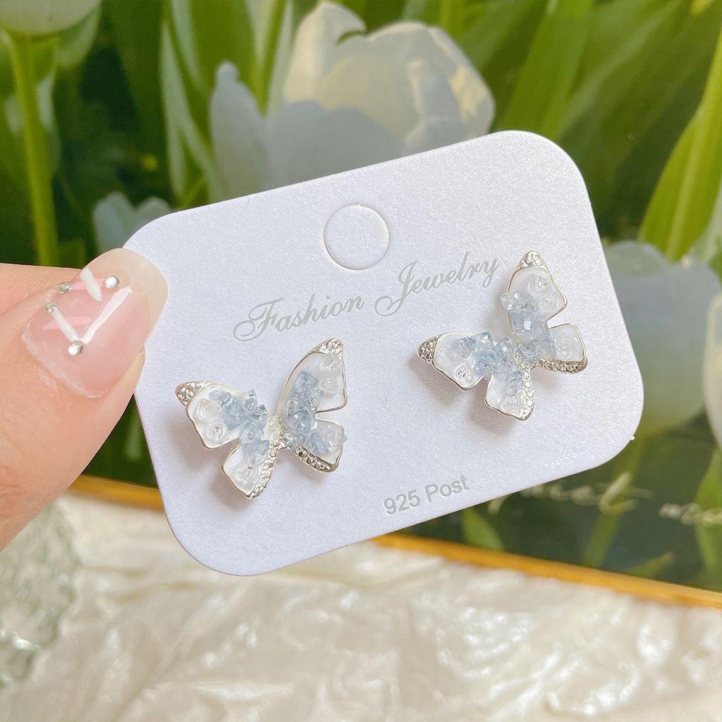 Exquisite Pearl Butterfly Earrings with Silver Needle – Gradient Light Luxury Design for Women