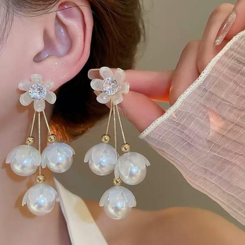 Elegant Imitation Pearls Earrings Luxury Long Flower Ball Earring Bridal Wedding Party Jewelry Banquet Party Holiday Dressing Gift