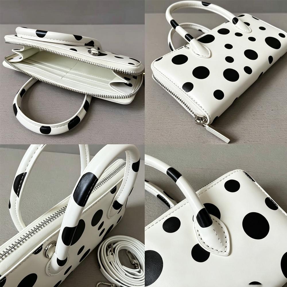Polka dot small square envelope bag, shoulder/crossbody bag, handbag, fashionable women's shoulder bag with a touch of luxury.