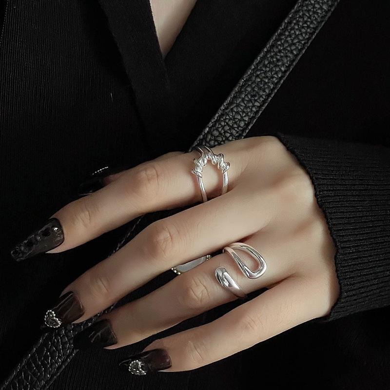 Intertwined Openwork Ring: Adjustable, Fashionable, Versatile for Women’s Unique Style
