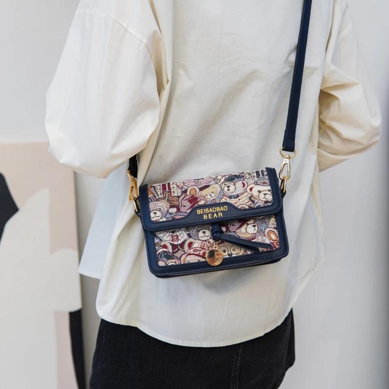 New Minimalist and Fashionable Small Handbag, Contrasting Color Women's Bag, Designer Original High-end One Shoulder Crossbody B