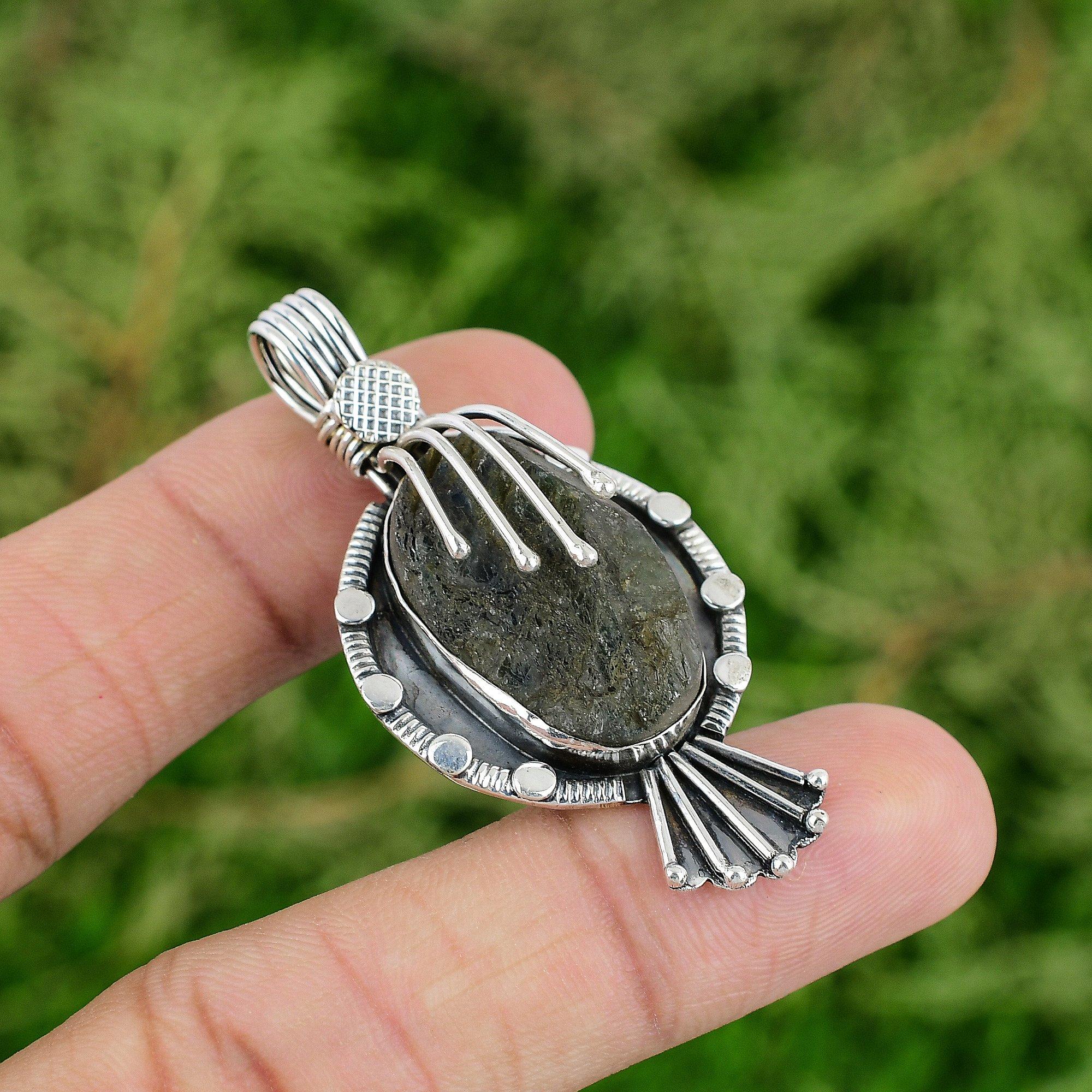 

Daughters Day Sale Sterling Silver Natural Labradorite Rough New Pendant Jewelry