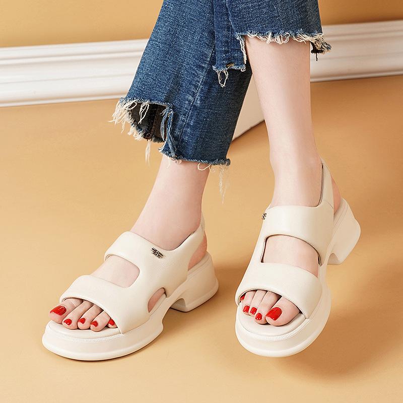 2025 new summer outer wear slippers sports style beach leather platform sandals versatile temperament sheepskin non-slip women's shoes