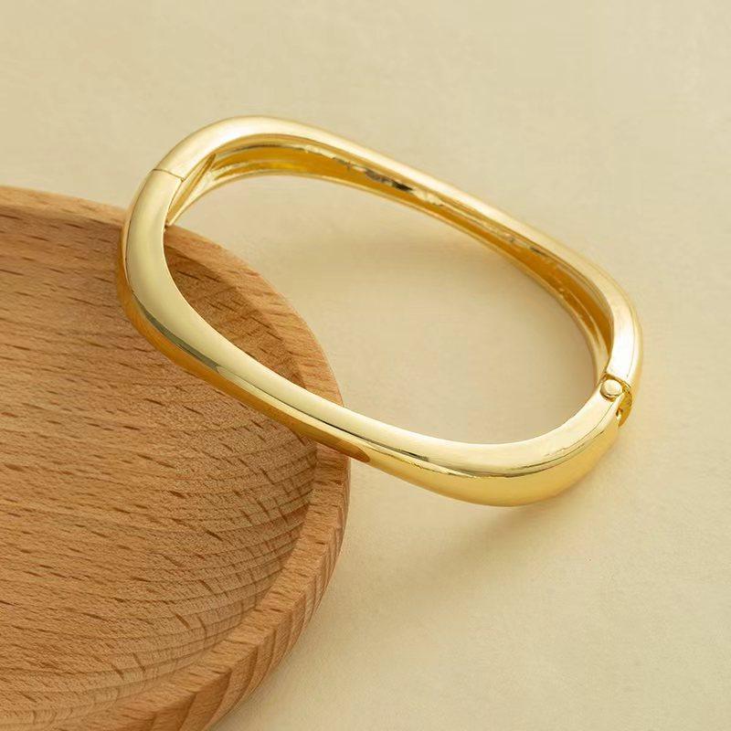 Wave Cold Wind Stacked Bracelet Exaggerated Simple Design Bracelet Light Luxury High-End Jewelry Women