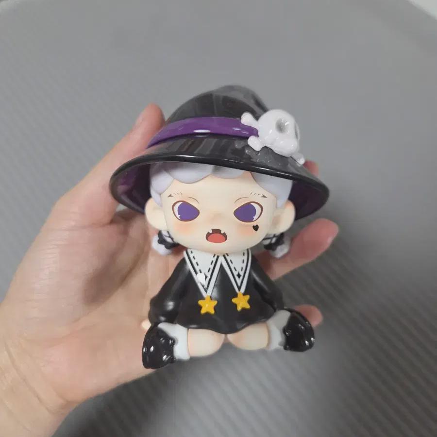 

Фигурка Ведьмы из серии Tnt Zora Secret