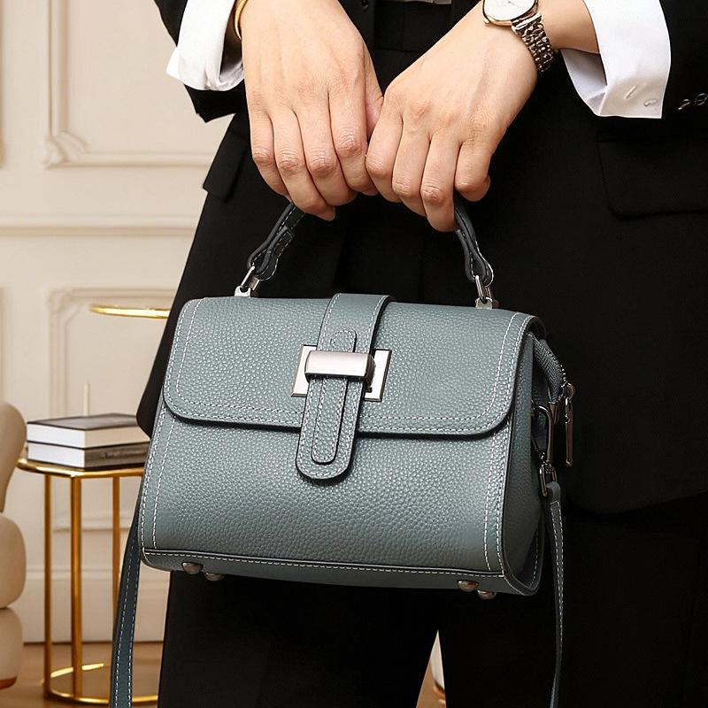 2025 New Fashion Trendy Mom Women's Summer Small Crossbody Bag Genuine Leather Women's Bag Versatile Shoulder Handbag Small Square Bag