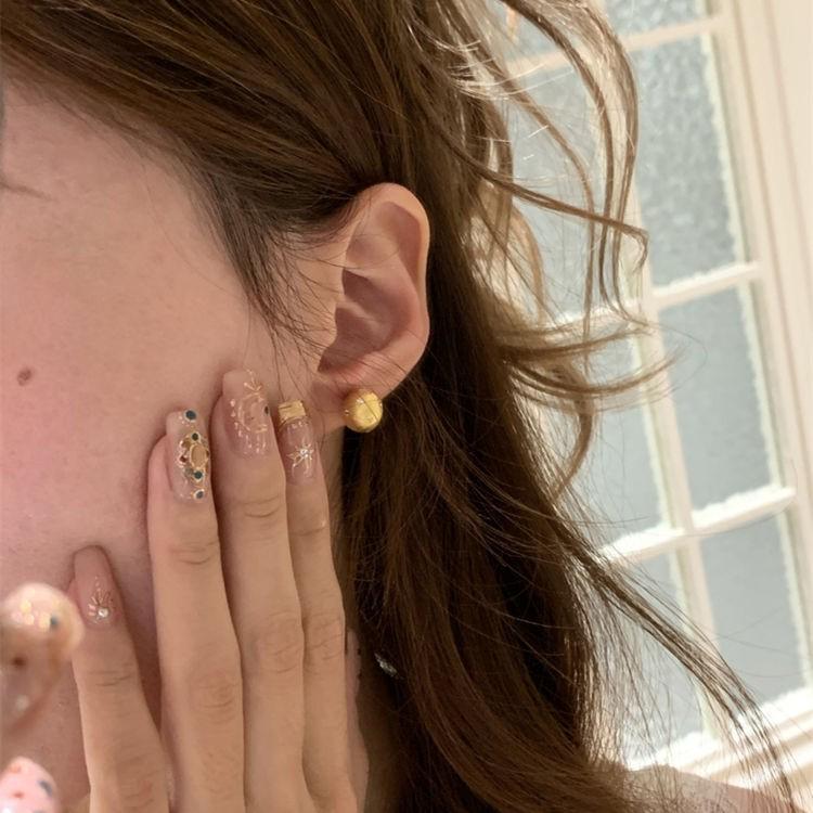 Gold Brushed Starburst Ball Stud Earrings: Versatile, Light Luxury Design for Women.