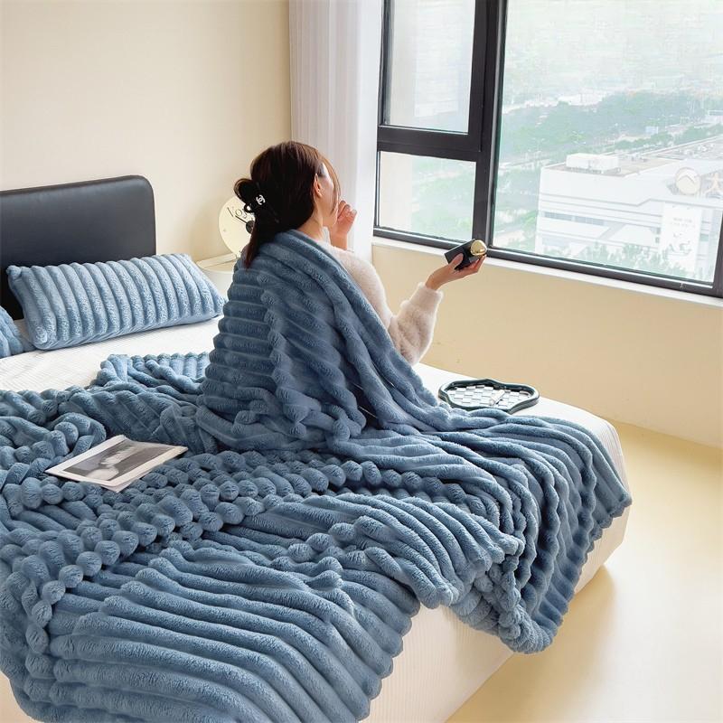 Fleece Throw Blanket for Couch,Super Soft Warm Fluffy Blanket for Bed Sofa Room Decor-Lightweight Cozy Fuzzy Striped Blanket for All Seasons