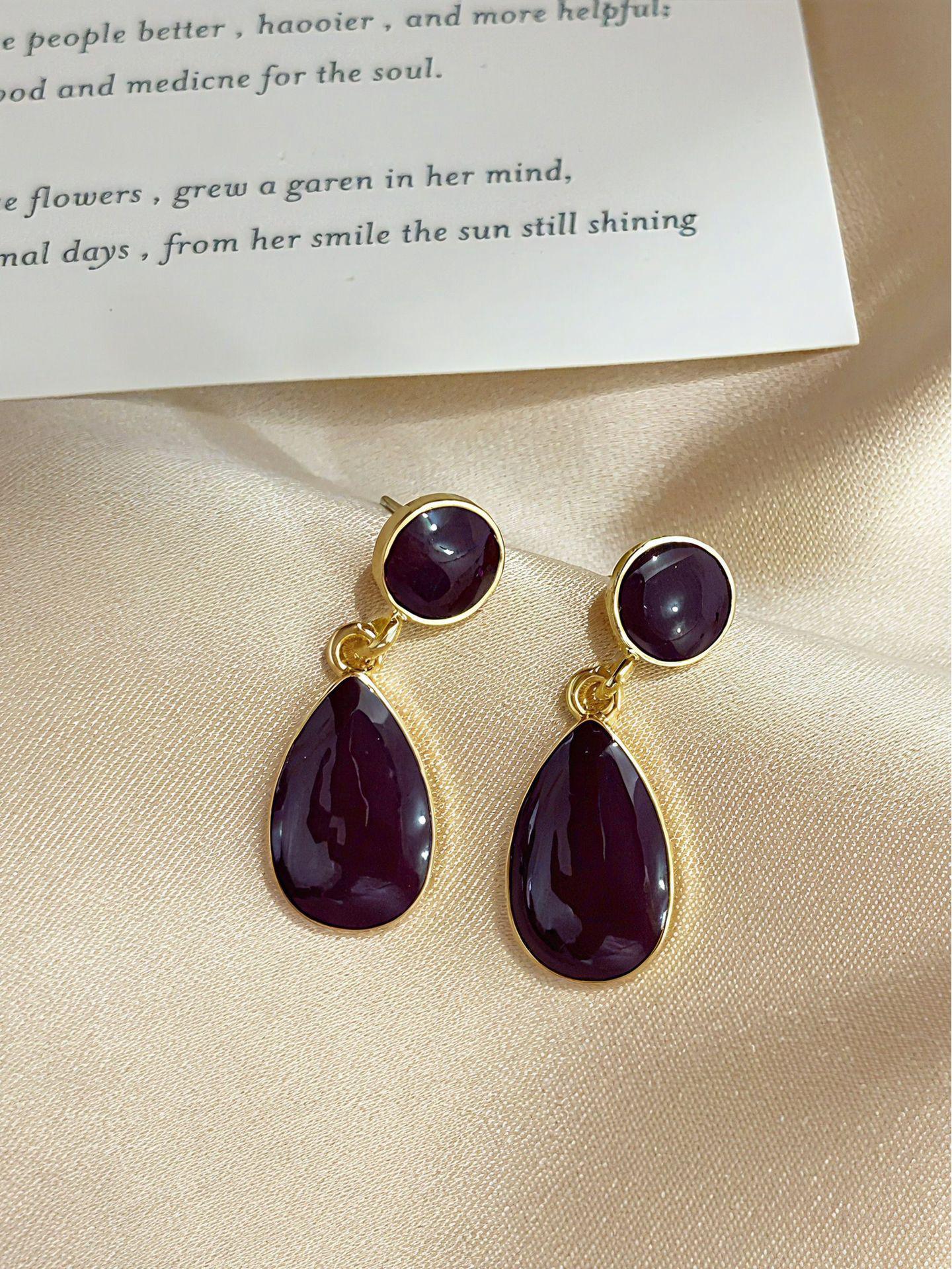 

Korean Retro Wine Red Teardrop Earrings: Elegant and High-Class Design for Women