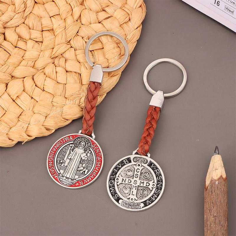 1 szt. Vintage Święty Benedykt PU Skórzany Brelok Dla Mężczyzn Kobiet Zawieszka do Torby Ozdoby Prezent Religijny