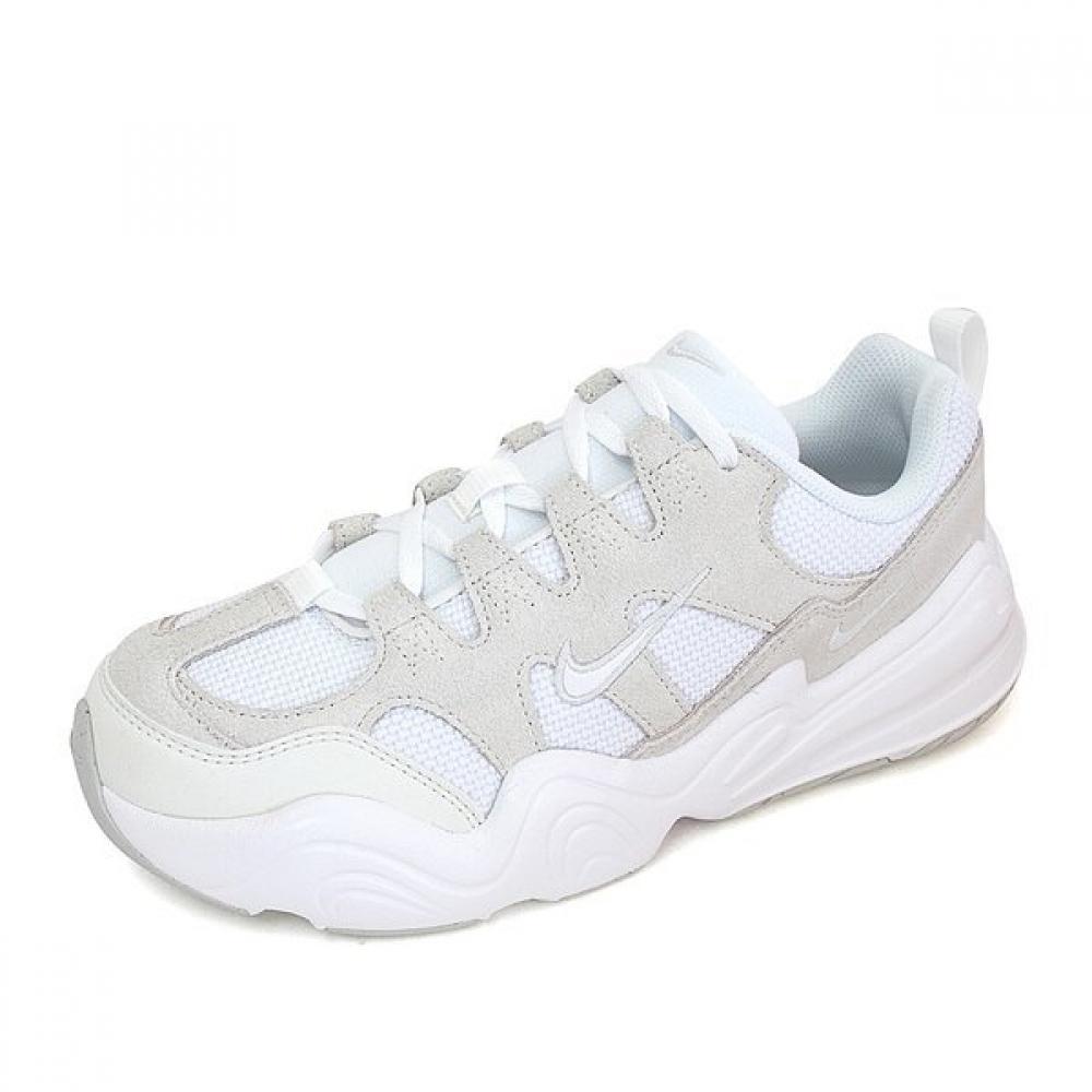 

Nike Tech Hera Running Shoe White Fj9532 100 FJ9532100:255mm(US7.5)