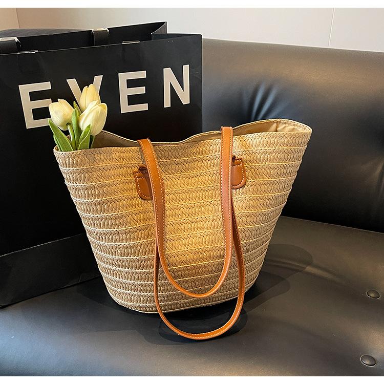 

Straw bag women s large-capacity new vacation beach straw bag woven bucket bag vegetable basket commuter bag One Size хакі