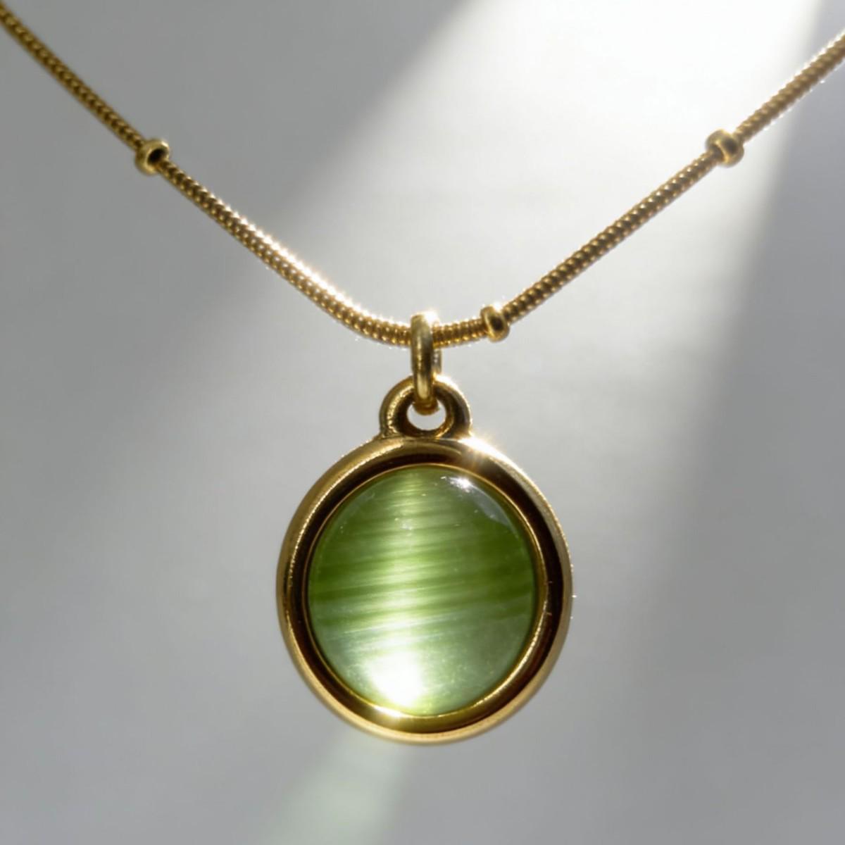 

Элегантное ожерелье на ключицу 2025 года из золотой титановой стали для женщин – Не тускнеющее, Легкая роскошь, Универсальное и Модное.