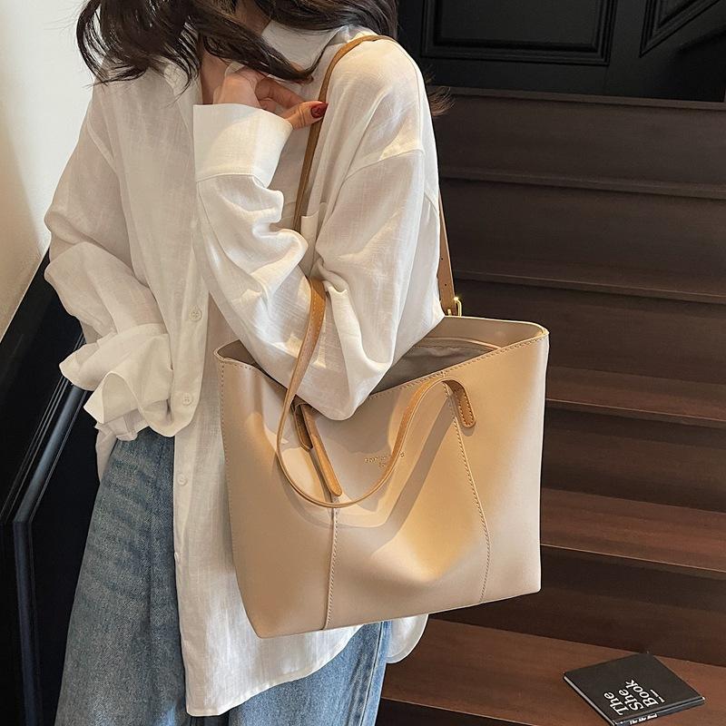 Premium sense large capacity shoulder tote bag women's 2025 new trendy summer fashion texture versatile messenger bag