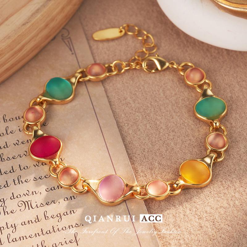 Farbenfrohes Vintage Französisches Kristallperlenarmband – Leichter Luxus Retro Nischendesign