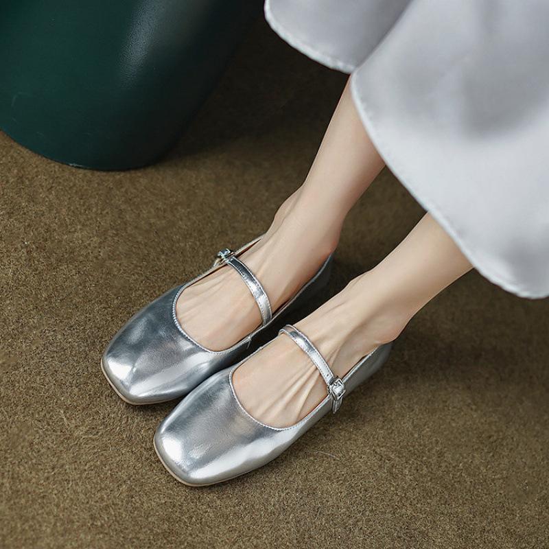 

New women s small leather shoes low heel four seasons wear one pedal square heel women s single shoes casual rubber soft sole square head 39 серебряный