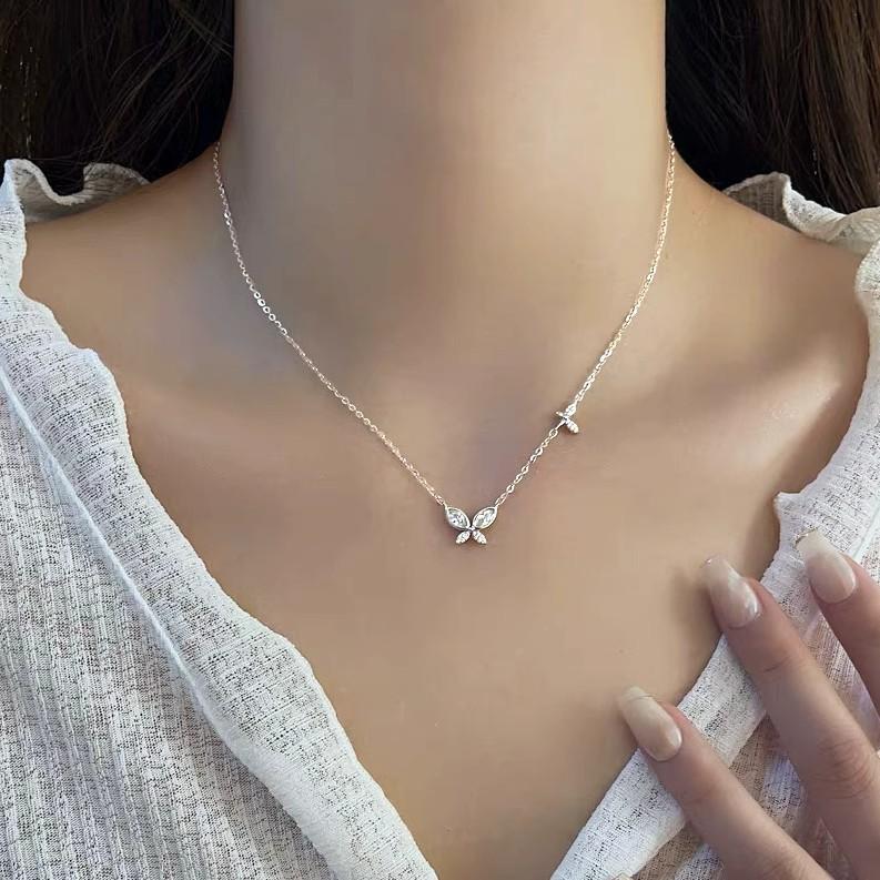 Double Butterfly Necklace with Diamonds, Light Luxury and Cold Wind Collarbone Chain Pendant, Birthday Gift for Girlfriend and Girlfriend