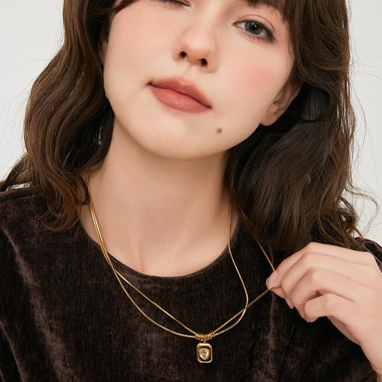 

Винтажное геометрическое квадратное фирменное ожерелье с цирконием Love, женский нишевый двухслойный свитер с цепочкой из змеиной кости