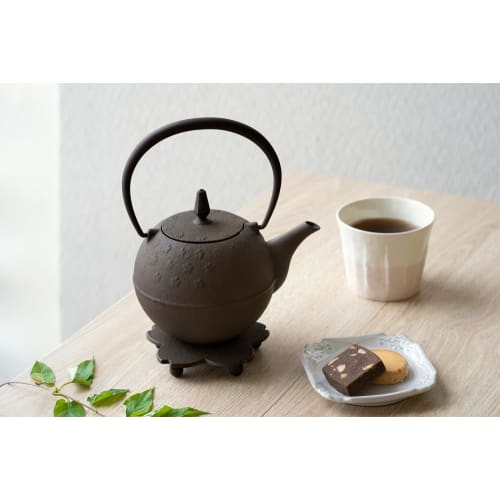 Ikenaga Iron Works Nambu Iron Kettle Base, Kozakura, Brown, 011917