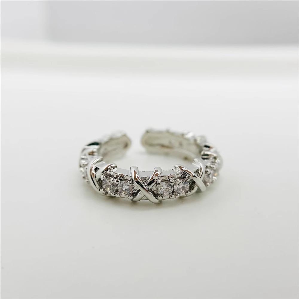 Niche high-end sterling silver diamond-encrusted cross diamond ring, women s tide exquisite fashion personality light luxury index finger ring