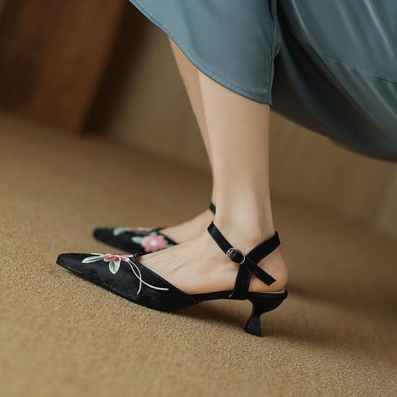 Baotou high-heeled sandals women's summer new models with skirt cheongsam embroidered stiletto empty sandals