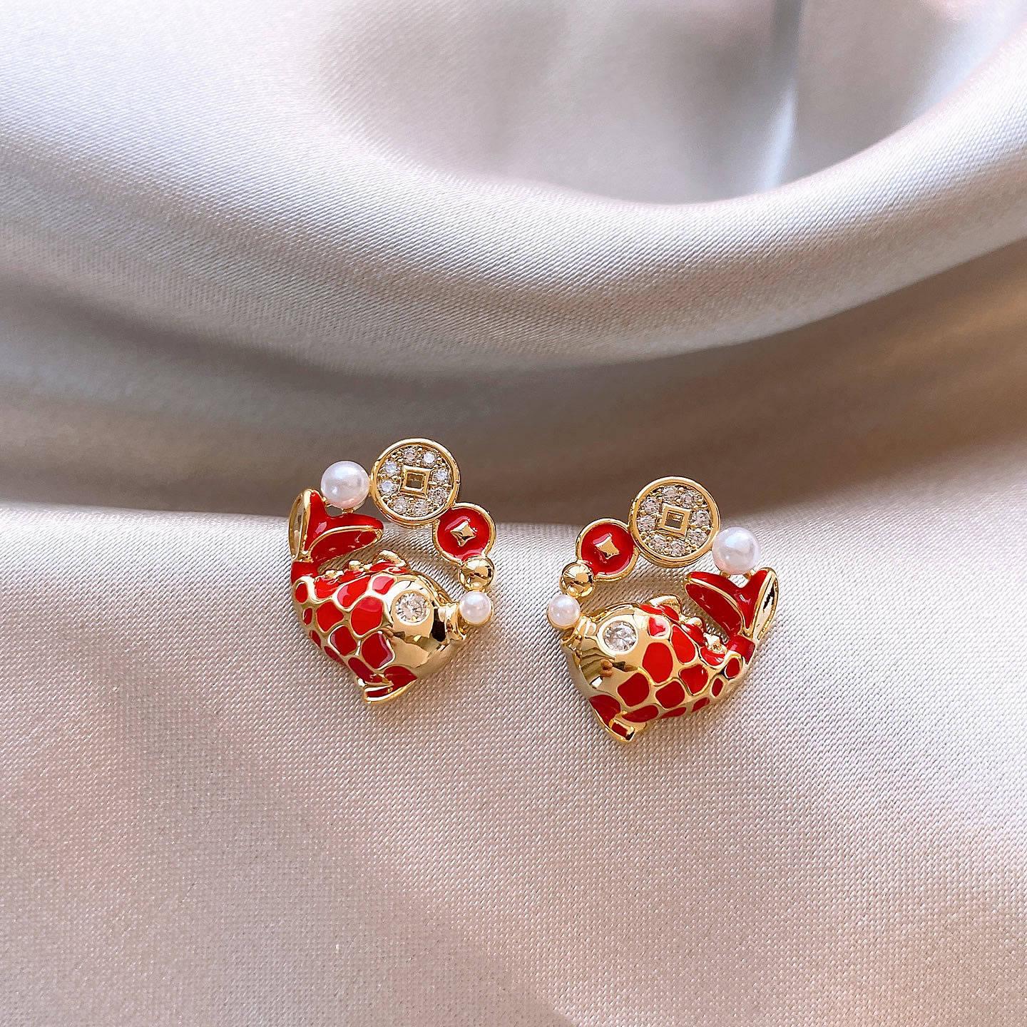 

Silver Needle Koi Copper Coin Zirconia Stud Earrings - Chinese Trend, Light Luxury Pearl Accessories for Women