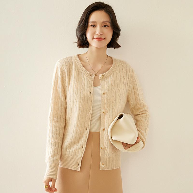 Lauren Chunky Knit Cardigan: Women's Autumn Winter Cashmere Jacket, Round Neck, Simple & Fashionable Sweater.