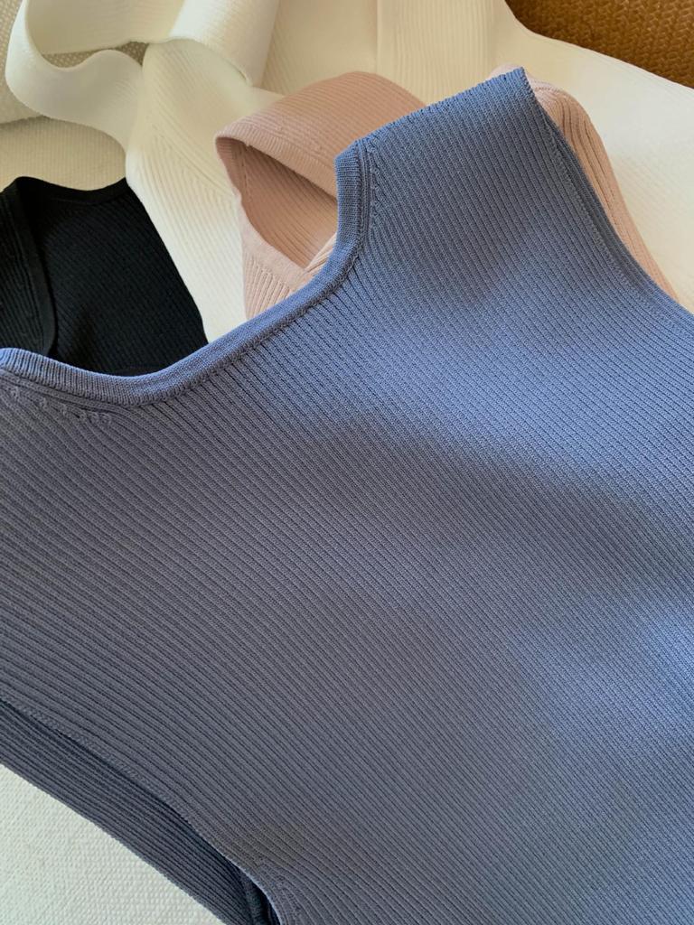 2025 Summer Knit Vest: Women's Slimming Design, Versatile Style with Curved Neckline and Loose Straps