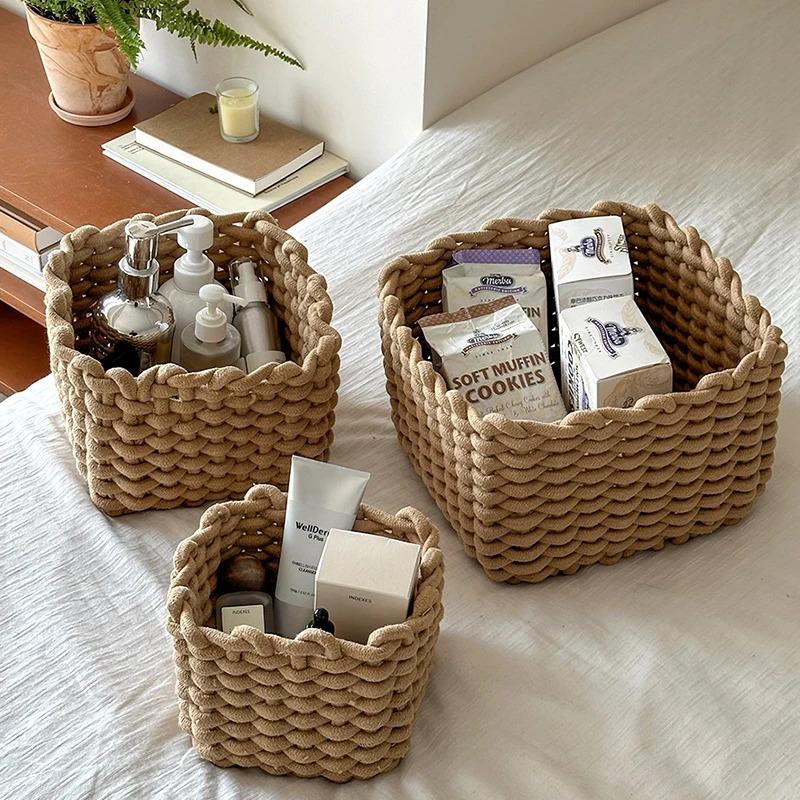Ręcznie robiony sznurkowy kosz do przechowywania drobiazgów, ubrań, kosmetyków, książek, zabawek, na biurko. Styl nordycki. Wystrój domu